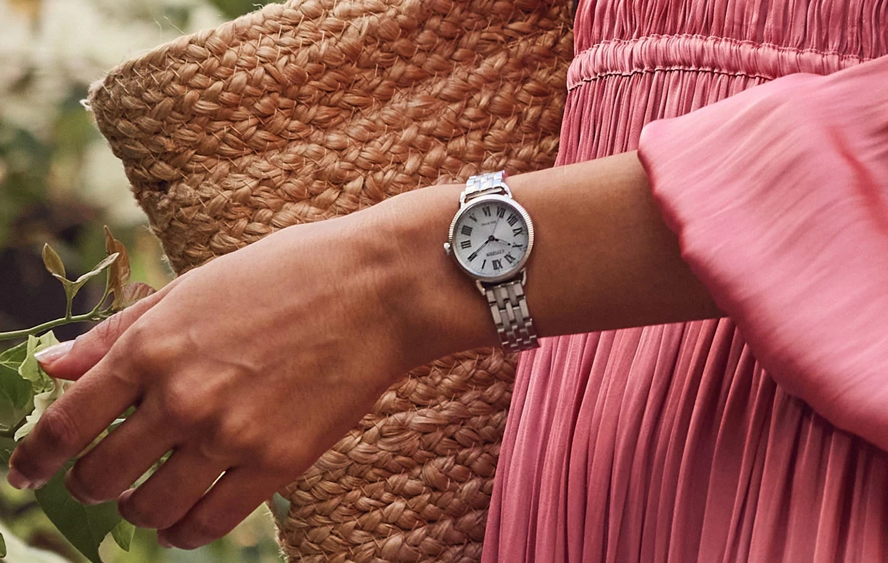 Classic Coin Edge Silver-Tone Dial Stainless Steel Bracelet EM1050